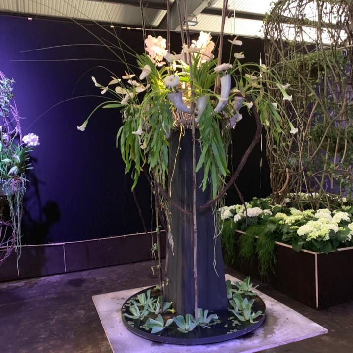 Florale Installation auf einer Messe