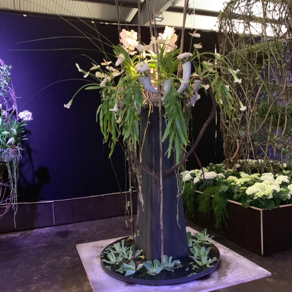 Florale Installation auf einer Messe